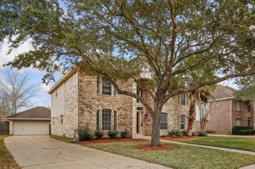 2610 Orleans Dr, Taylor Lake Village, TX 77586-3379
