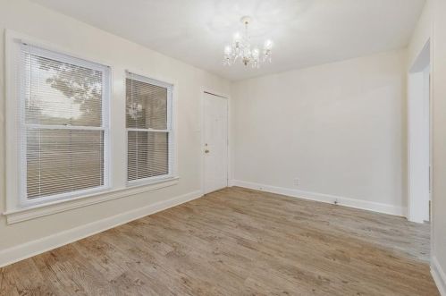 700 Clifford Dr, Austin TX  78745-3330 exterior