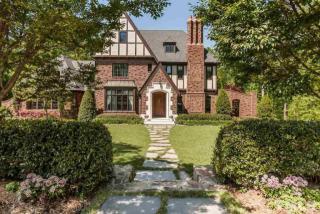 2601 Chelmsford Ct, Cary, NC 27518-8219