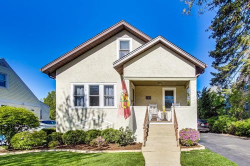 634 Spring Rd, Elmhurst, IL 60126-4225