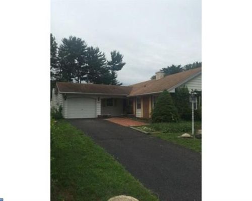 64 Bayberry Ln, Willingboro, NJ 08046-1608