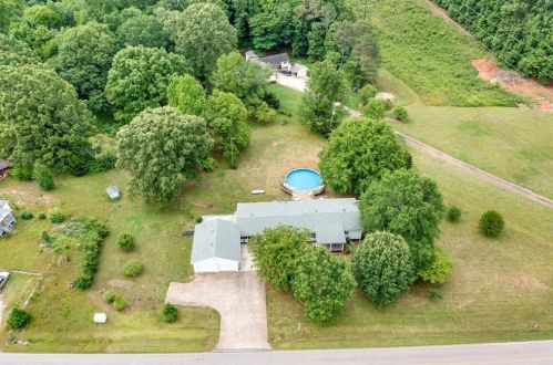 1603 Davenport Rd, Braselton, GA 30517-2060