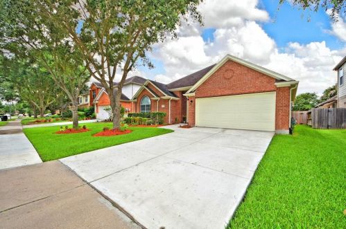 5427 Persimmon Pass, Richmond TX  77407-4044 exterior