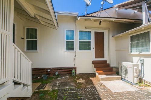 1158 Kealaolu Ave, Honolulu HI  96816-5419 exterior
