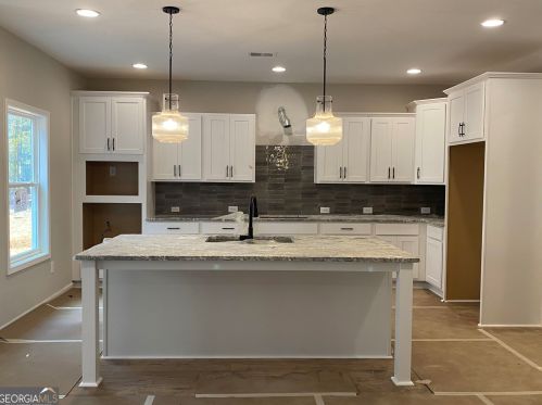 277 Paynes Lake Rd, Carrollton, GA 30116-8166