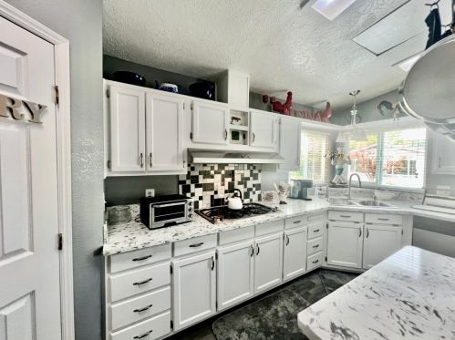 6912 Daisy Ln, Citrus Heights, CA 95621-8315