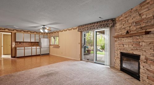2242 Grospoint Ave, Saint Paul MN  55128-4402 exterior