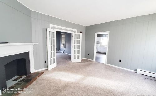90 Turnpike Rd, Wallingford CT  06492-4322 exterior