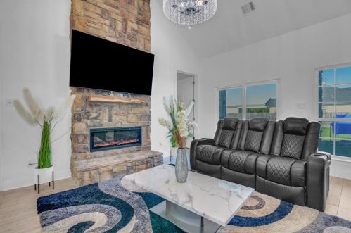 6210 Canvasback Ln, Richmond TX 77471-7505 exterior