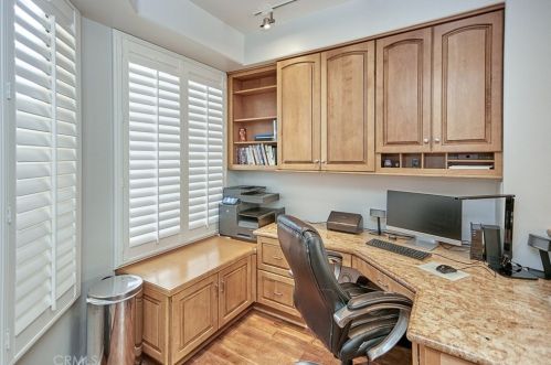 1885 Caminito De La Montana, Glendale CA  91208-3044 exterior