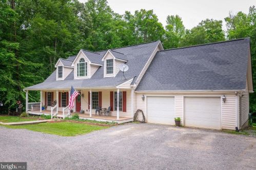 184 Robbie Rd, Bumpass, VA 23024-4731