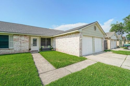 10111 Rocky Hollow Rd, Morgans Point, TX 77571-4133