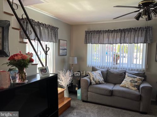 204 Samdin Blvd, Trenton NJ 08610-3934 exterior