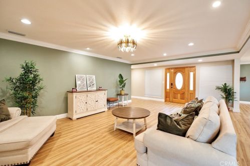 1344 Winn Dr, Upland CA  91786-5026 exterior