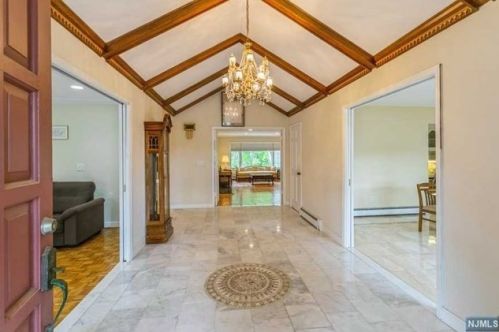 75 Bowers Ln, Closter, NJ 07624-1504