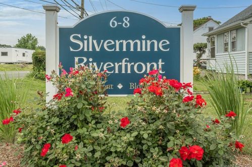8 Silvermine Ave, Norwalk CT  06850-2041 exterior