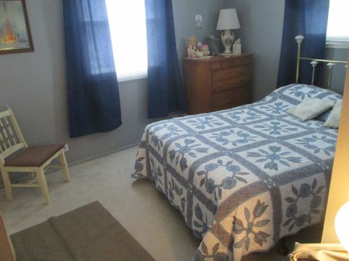 334 Shawnee Dr, Carol Stream IL  60188-1962 exterior