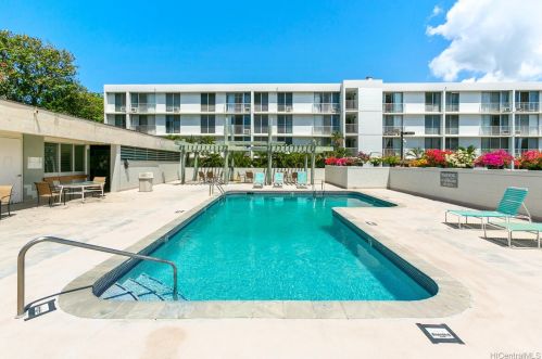 2845 Waialae Ave, Honolulu HI  96826-1835 exterior