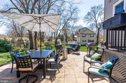 658 Greenman Rd, Haddonfield NJ 08033-2720 exterior