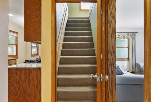 556 Edith Ave, Saint Paul MN  55115-2030 exterior