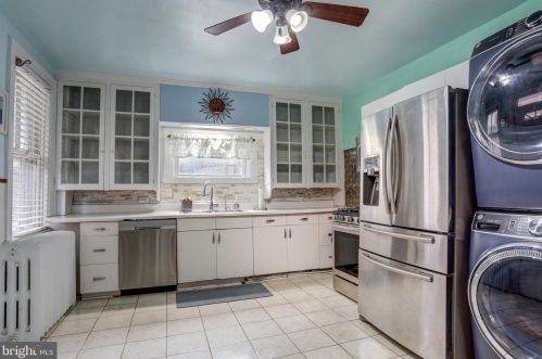 560 Orange St, Lancaster, PA 17603-3669