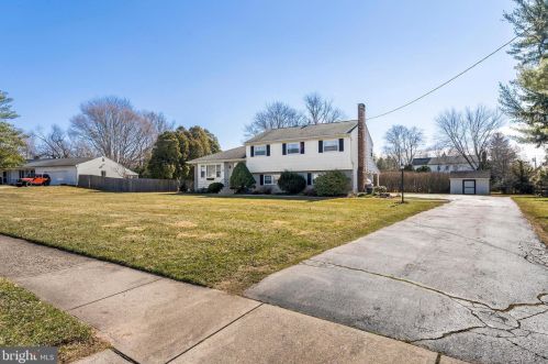 10 Gloucester Ln, Trenton NJ  08618-1006 exterior