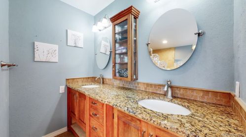 18020 Berry Dr, Aurora CO  80015-2616 exterior