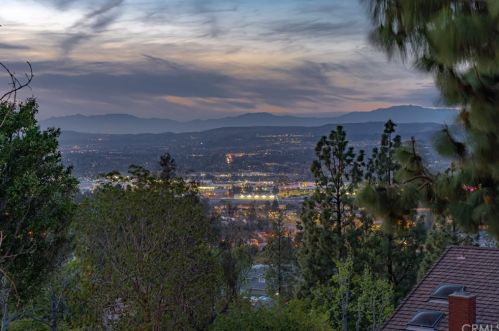 611 Frontier Ct, Anaheim CA  92807-4731 exterior