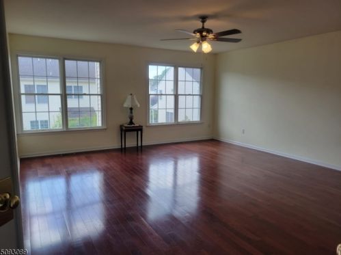 8 Esterbrook Dr, Princeton NJ  08540-6127 exterior
