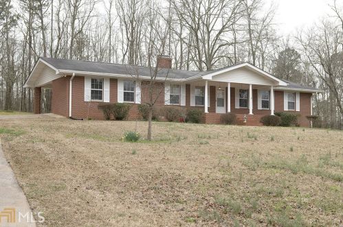 40 Greenwood Ln, Carrollton, GA 30117-5553