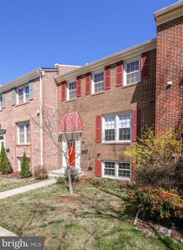 8116 Rhodell Ln, Springfield, VA 22153-2918