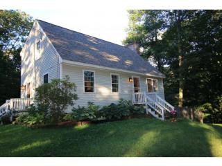18 Bart Clough Rd, Weare, NH 03281-5109