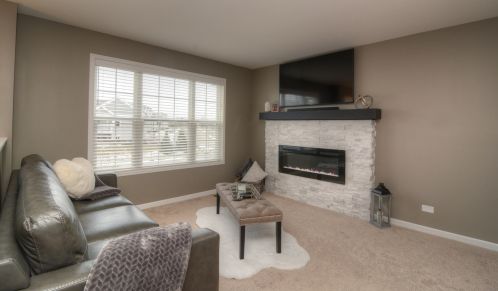 1125 Alta Vista Dr, Pingree Grove IL  60140-2058 exterior