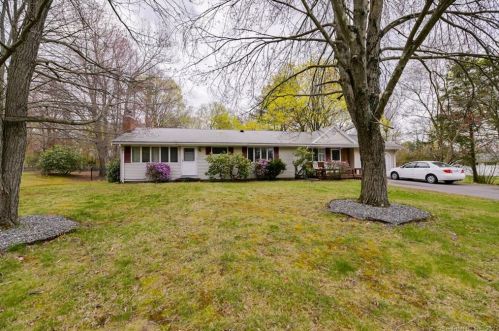 54 Laurel St, Wapping, CT 06074-3106