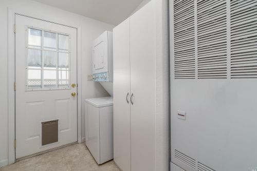 8108 B St, Windsor CA  95492-9321 exterior