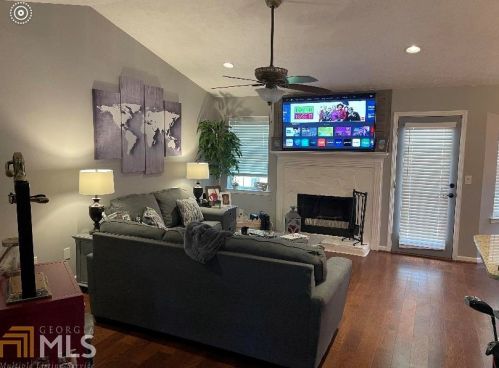 135 Chimney Ct, Porterdale, GA 30014-5795