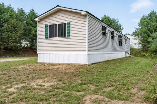 14 Forest St, Unity, NH 03773-2410