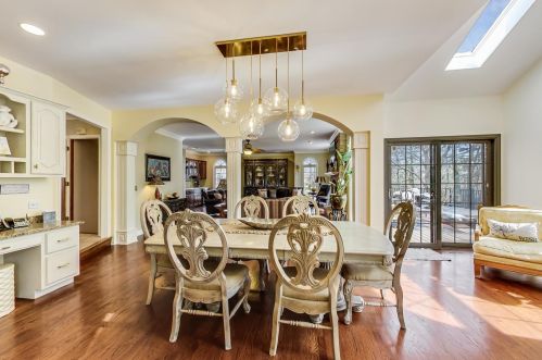 347 Willowood Ln, Willowbrook IL  60527-3900 exterior