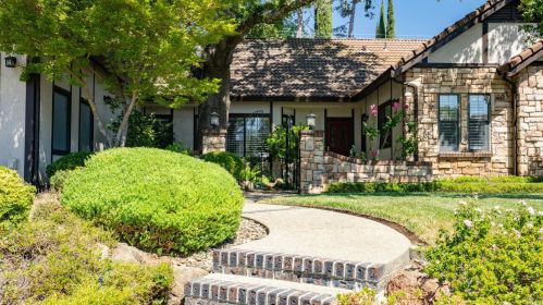 172 Hillview Dr, Vacaville, CA 95688-4216