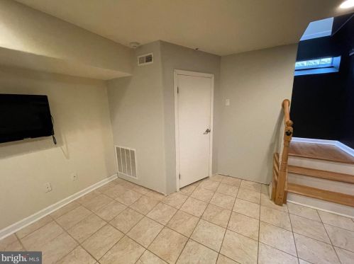 1027 4th St, Philadelphia, PA 19123-4900