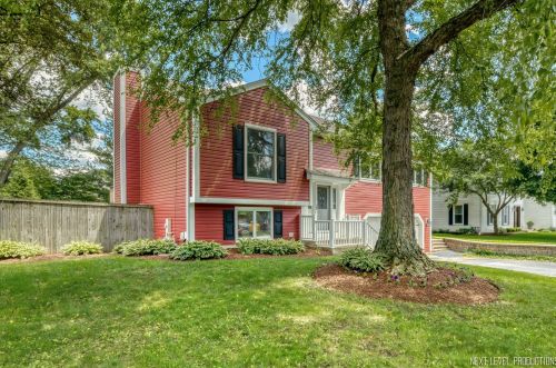28 Saratoga Dr, Batavia, IL 60510-1621