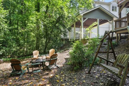 1130 Hancock Dr, Atlanta GA  30306-2514 exterior
