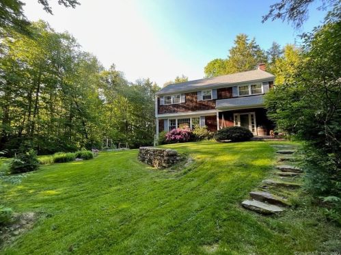 6 Shady Dell Ln, Somers CT  06071-2136 exterior
