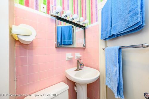 176 Hudson Ave, Tinton Falls NJ 07701-2140 exterior