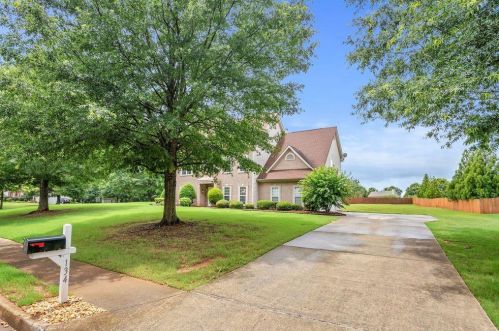 134 Marshas Vineyard, Hampton, GA 30228-6009