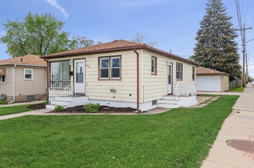 6859 Arizona Ave, Hammond, IN 46323-1624