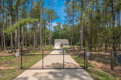 105 Russell Rd, Milner, GA 30257-3748