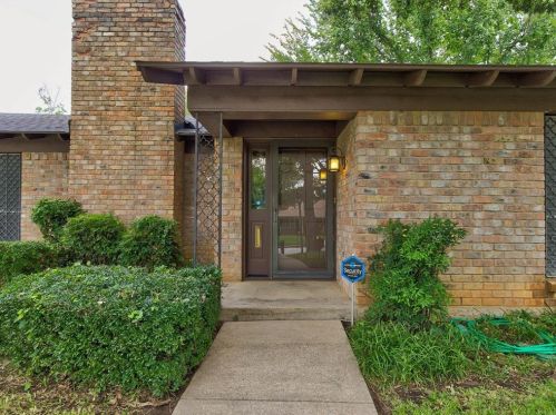 4901 Boulder Lake Rd, Fort Worth, TX 76103-1202