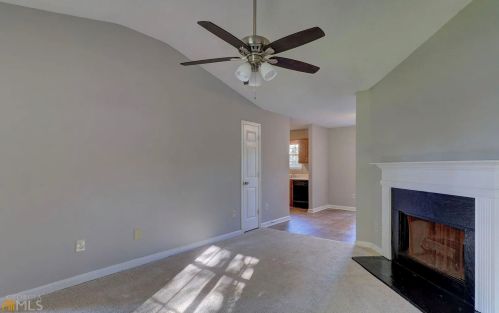 94 Hampton Oaks Dr, Hampton, GA 30228-2975
