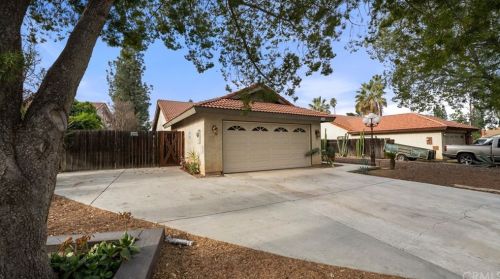 4888 Newport Ln, Riverside, CA 92504-1368